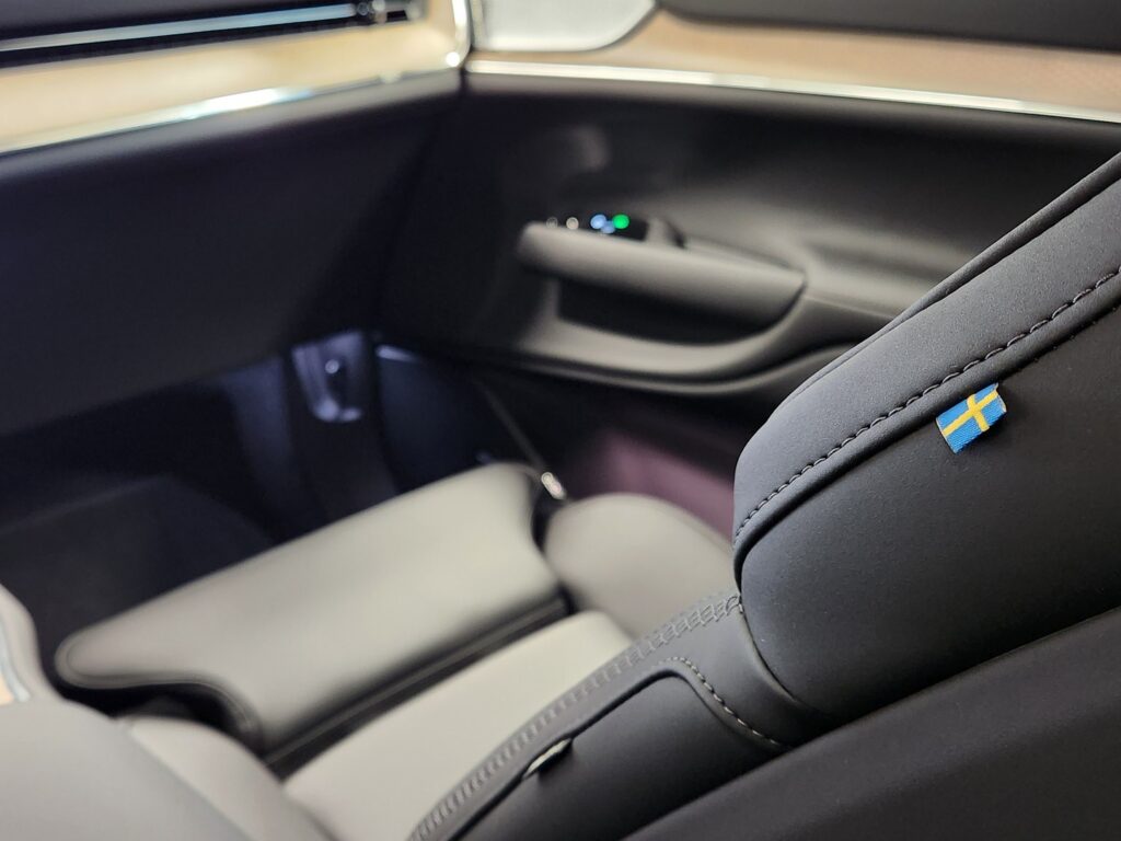 Volvo EX90, image 29