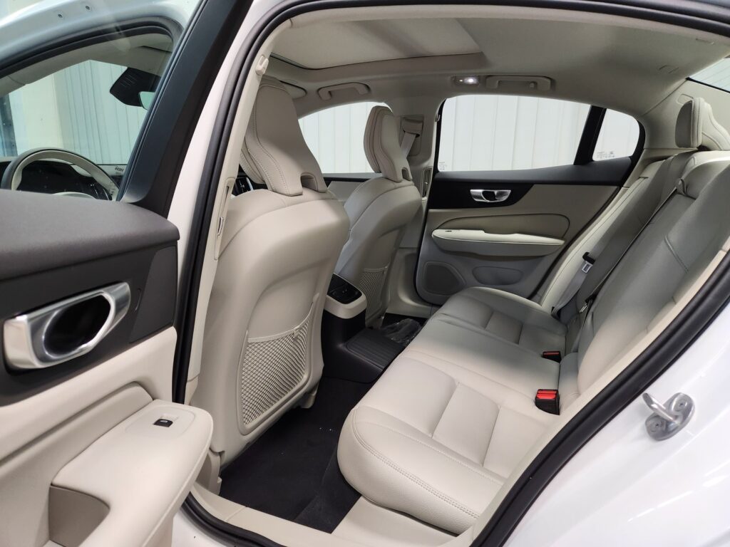 Volvo S60, image 7