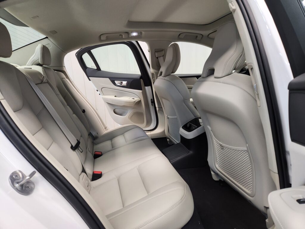 Volvo S60, image 8