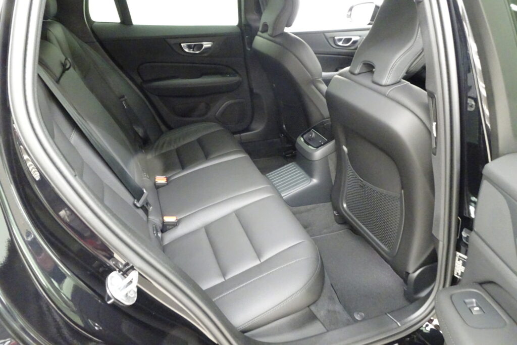 Volvo V60, image 12