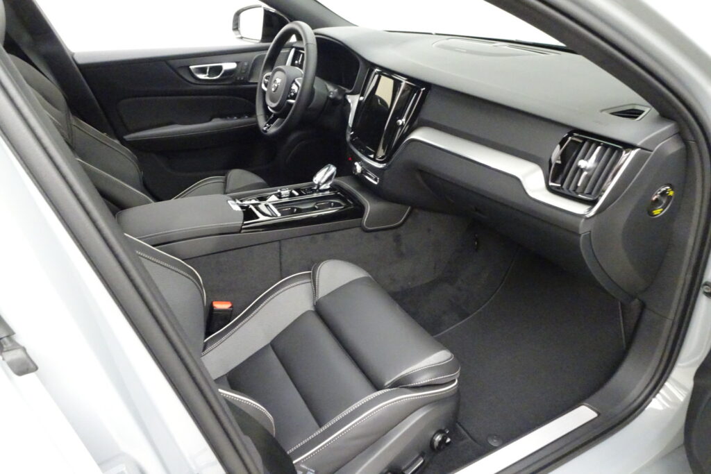 Volvo V60, image 11