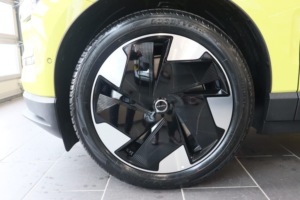 Volvo EX30, image 17