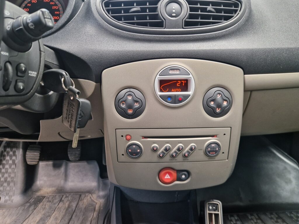 Renault Clio Sport Tourer, image 10