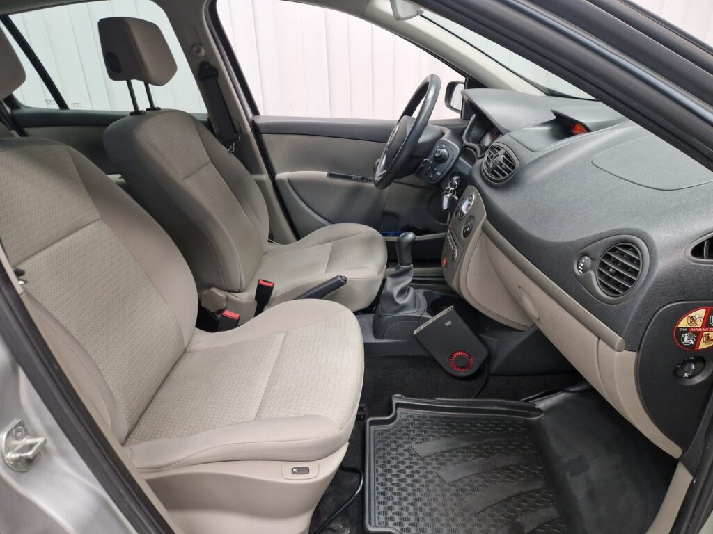 Renault Clio Sport Tourer, image 12