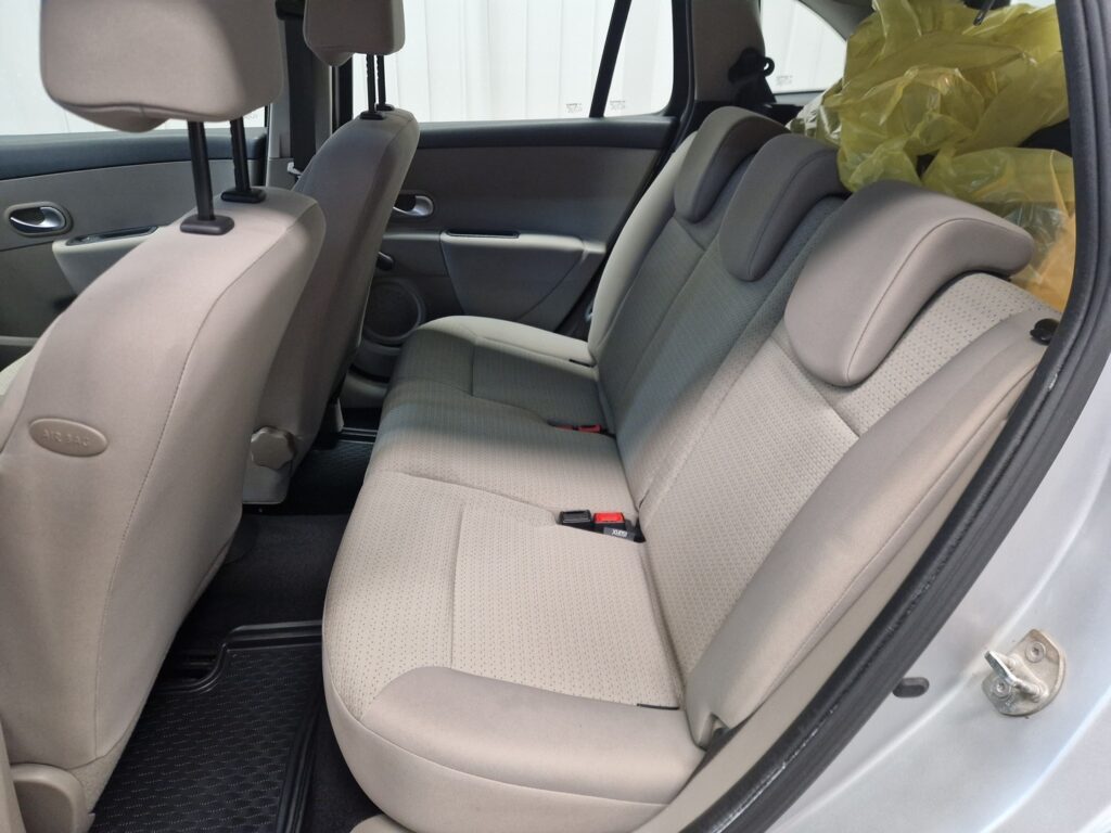 Renault Clio Sport Tourer, image 13