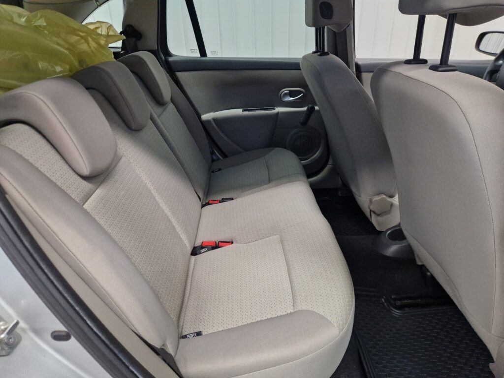 Renault Clio Sport Tourer, image 14