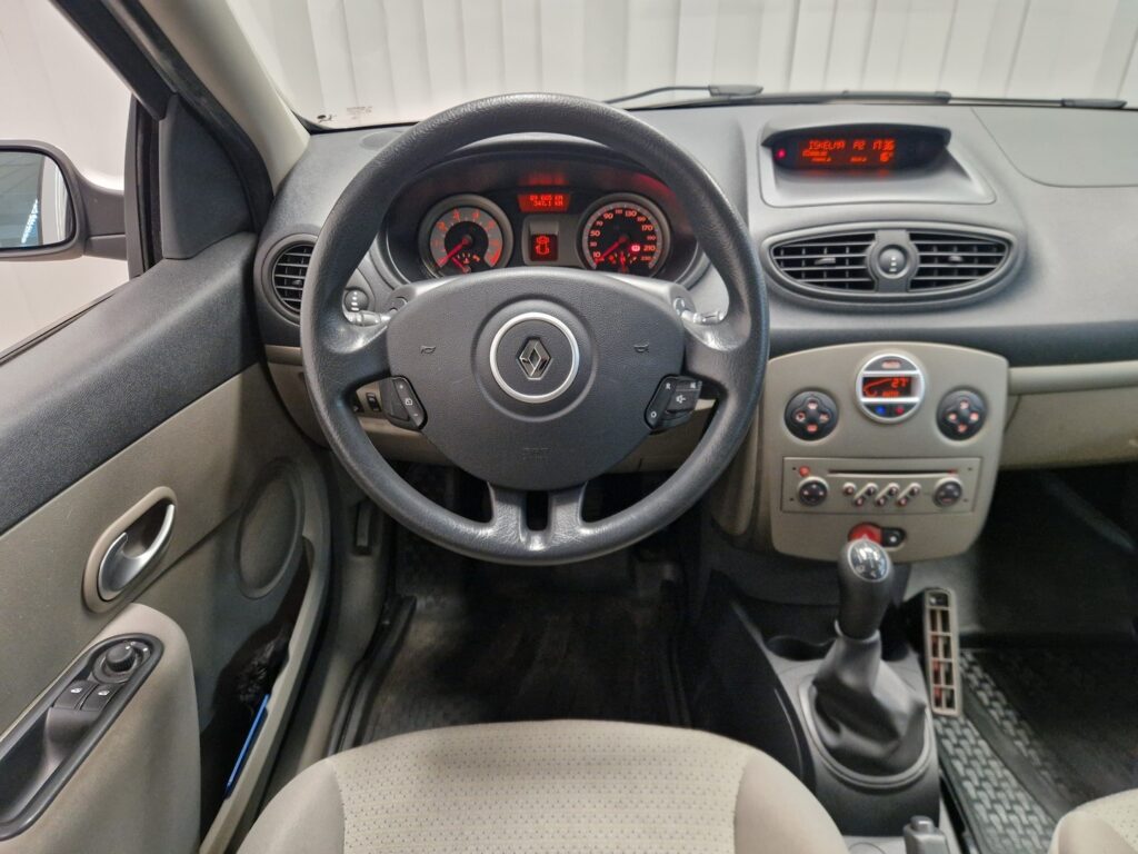 Renault Clio Sport Tourer, image 7