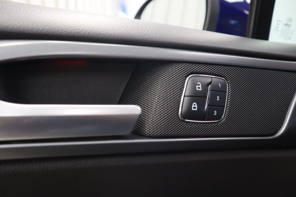 Ford Mondeo, image 10