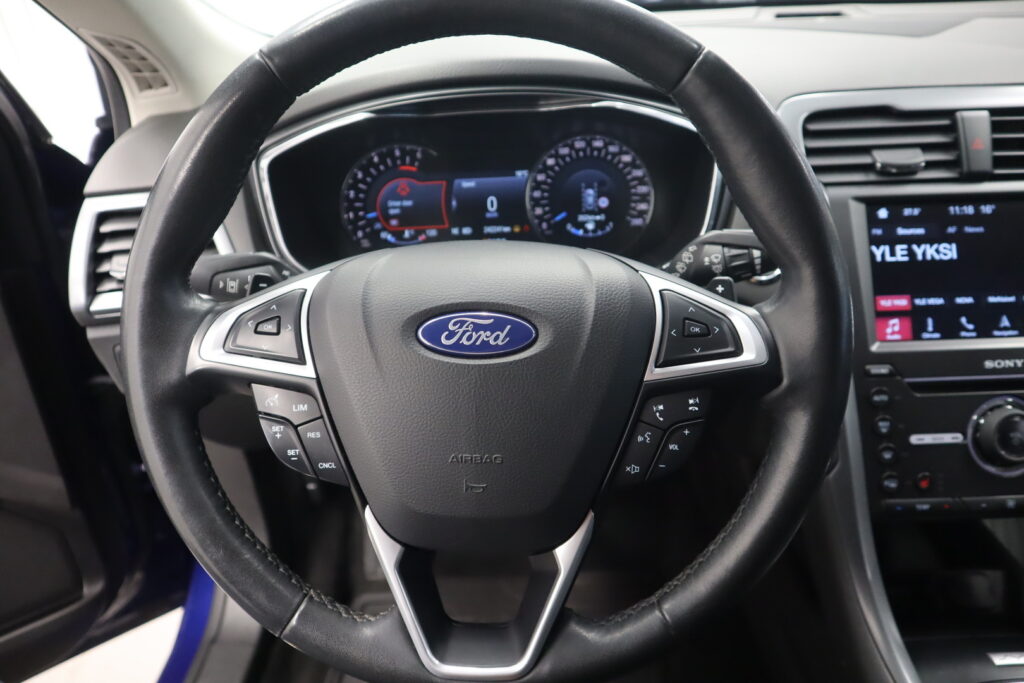 Ford Mondeo, image 11