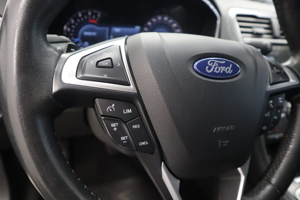 Ford Mondeo, image 12
