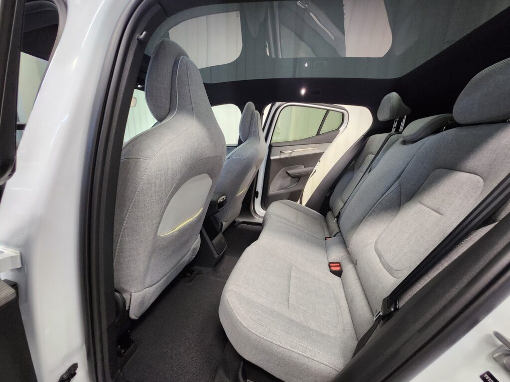 Volvo EX30, image 9