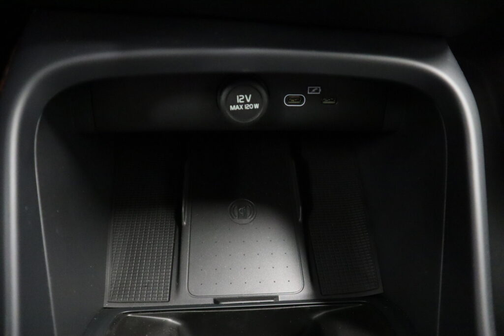 Volvo XC40, image 13
