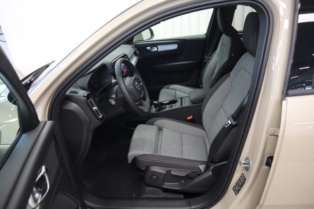 Volvo XC40, image 8
