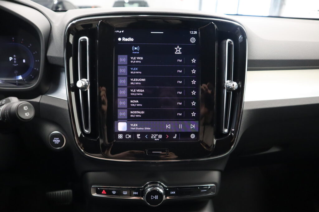 Volvo XC40, image 13