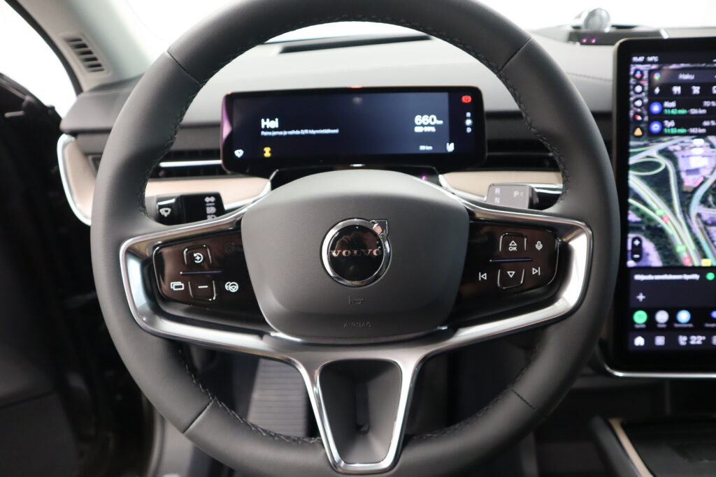 Volvo EX90, image 10