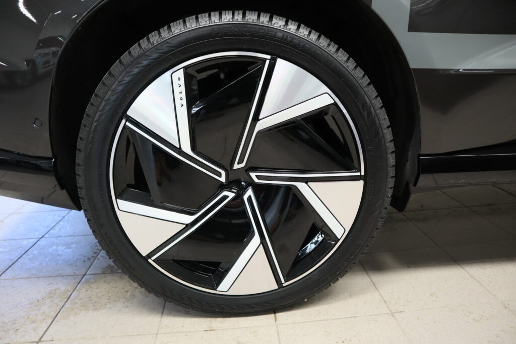 Volvo EX90, image 23