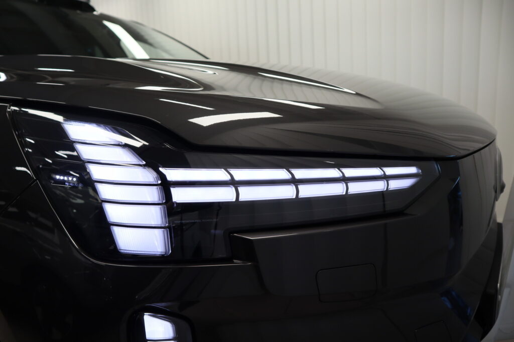 Volvo EX90, image 24