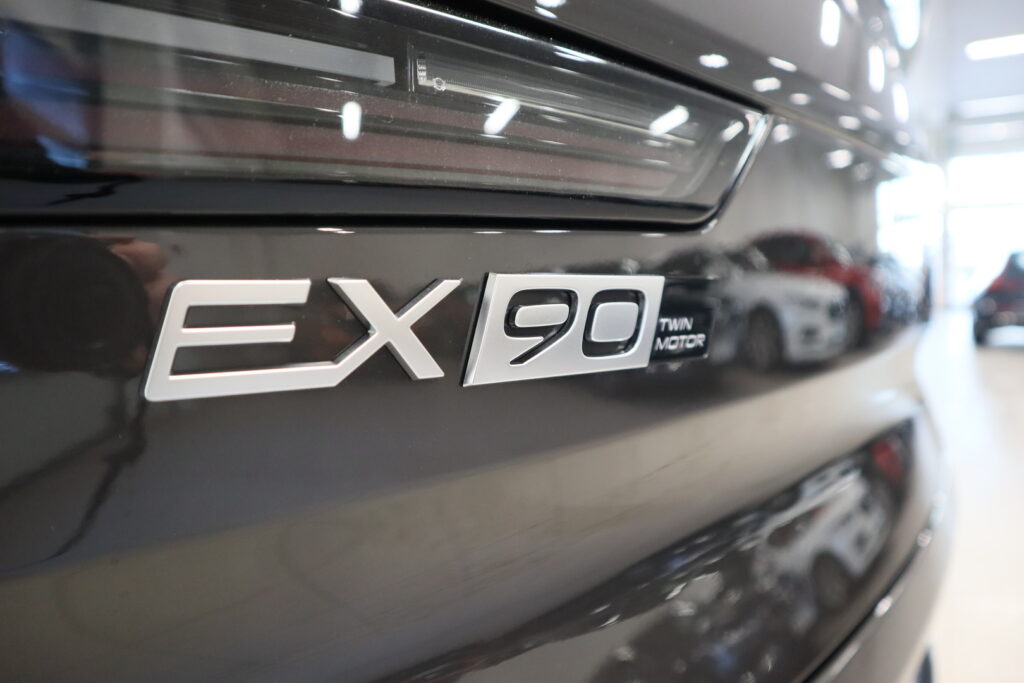 Volvo EX90, image 26