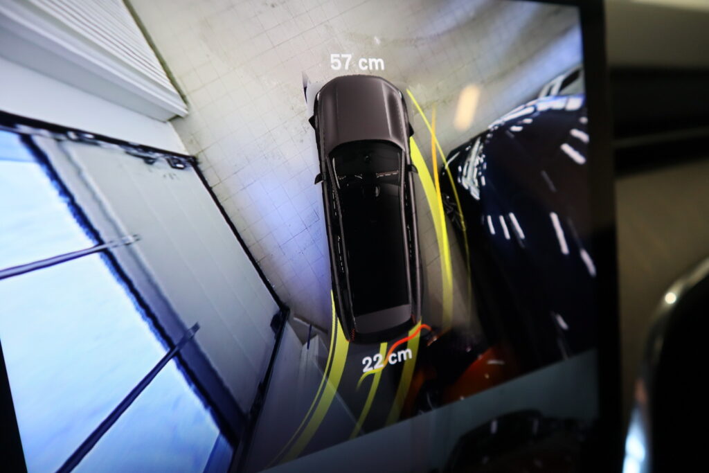 Volvo EX90, image 28
