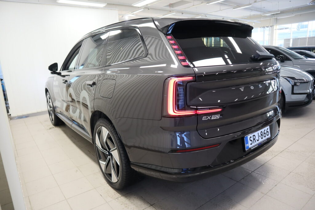 Volvo EX90, image 5