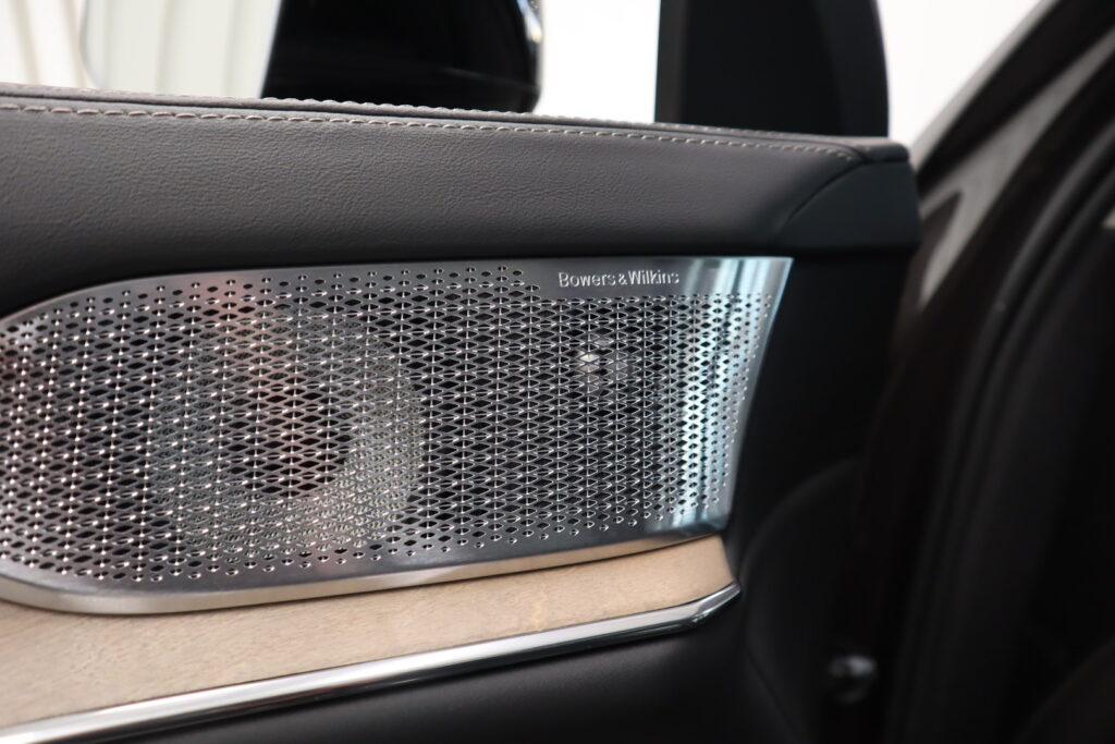 Volvo EX90, image 8