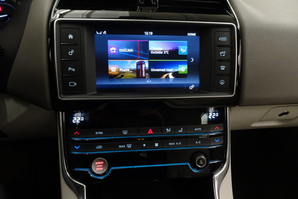 Jaguar XE, image 7