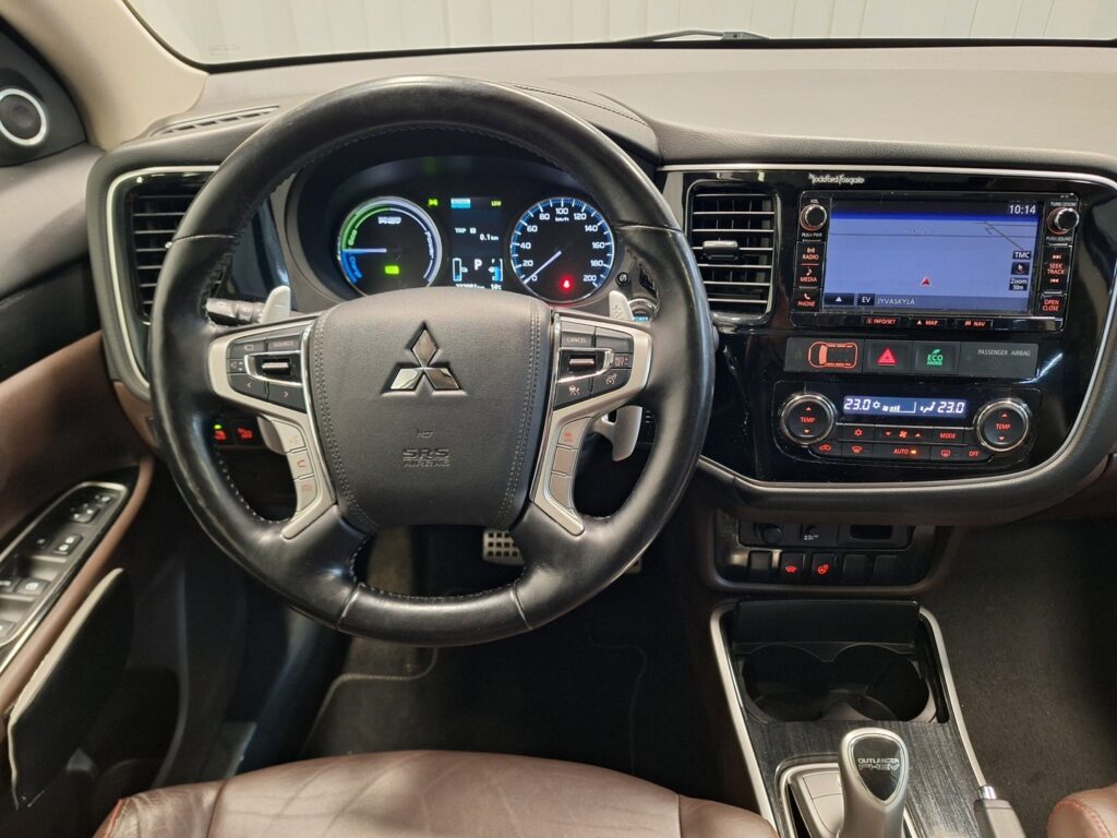 Mitsubishi OUTLANDER PHEV, image 12