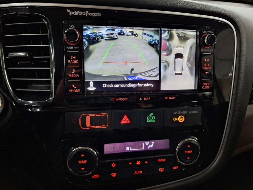 Mitsubishi OUTLANDER PHEV, image 16