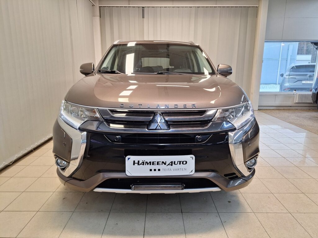 Mitsubishi OUTLANDER PHEV, image 3