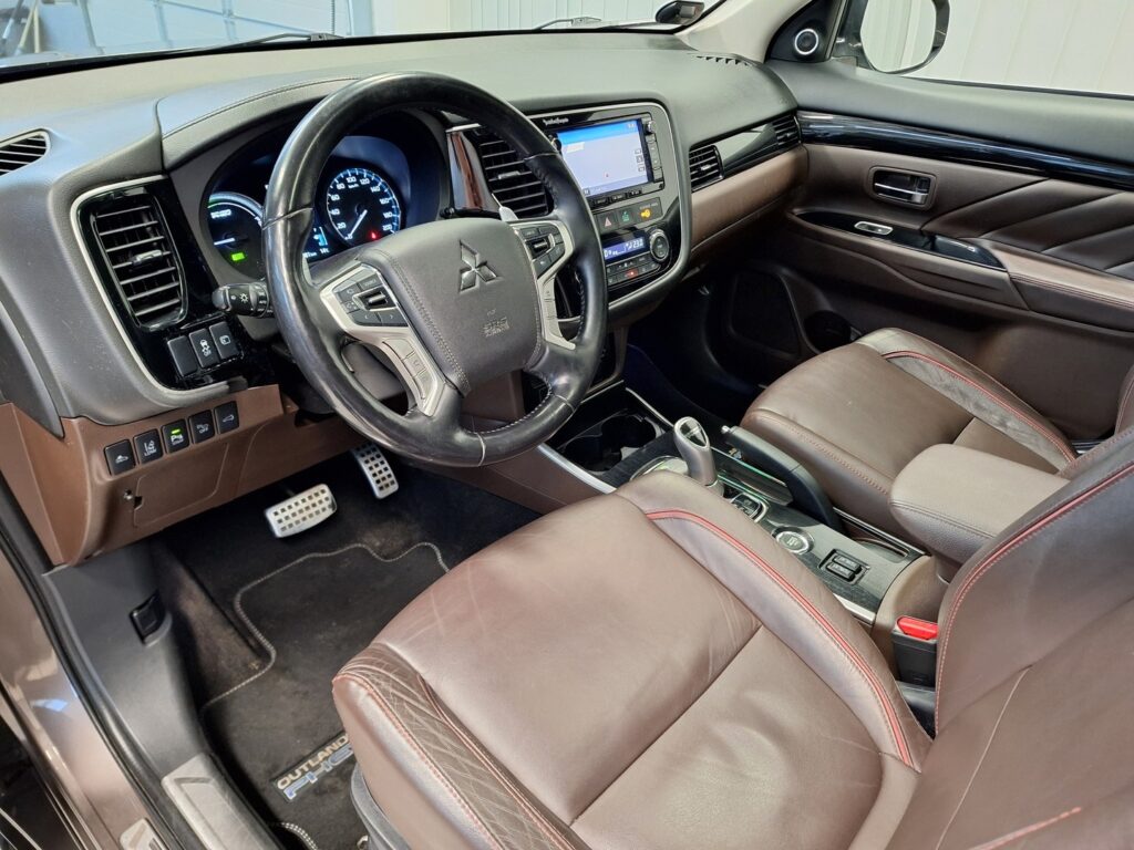 Mitsubishi OUTLANDER PHEV, image 8