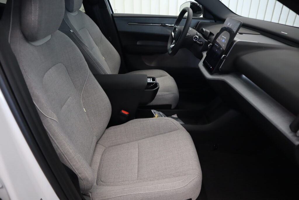 Volvo EX30, image 11