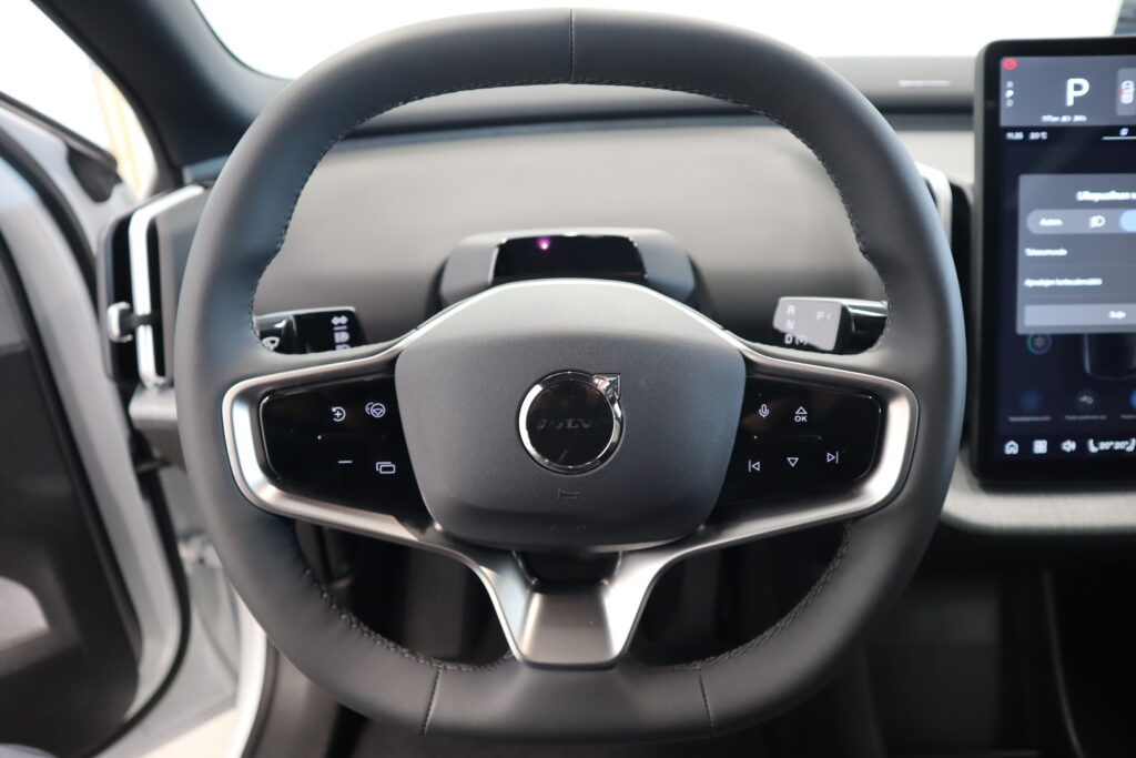 Volvo EX30, image 13