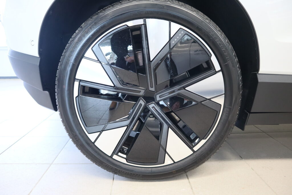 Volvo EX30, image 20