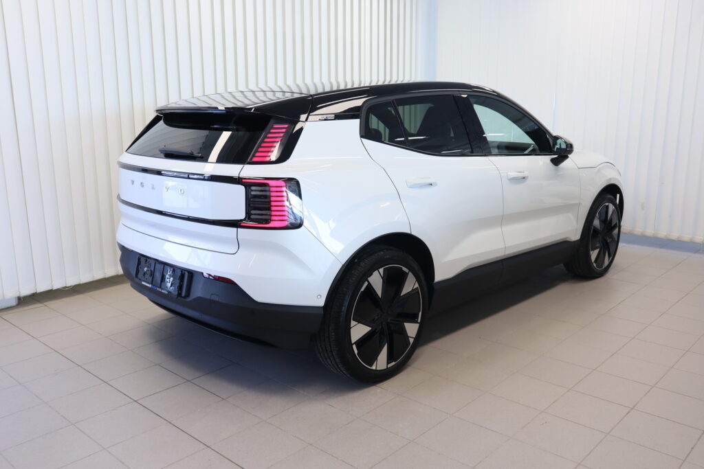 Volvo EX30, image 4