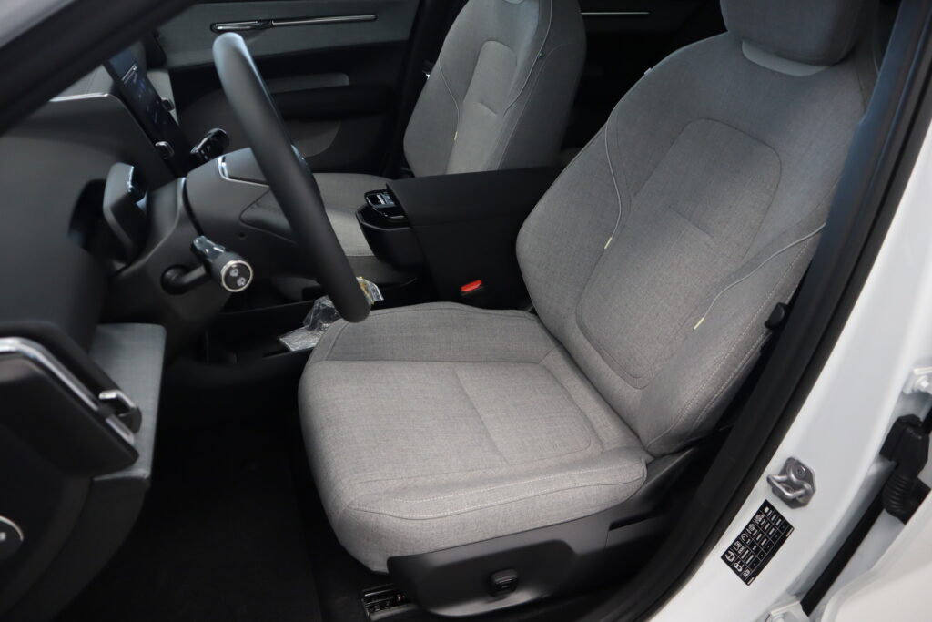 Volvo EX30, image 9