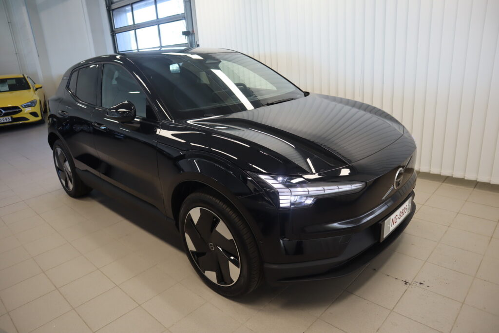 Volvo EX30, image 2