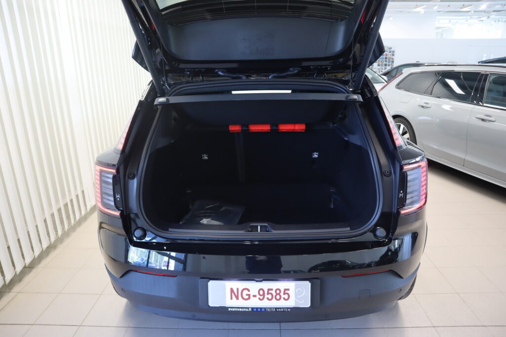 Volvo EX30, image 5