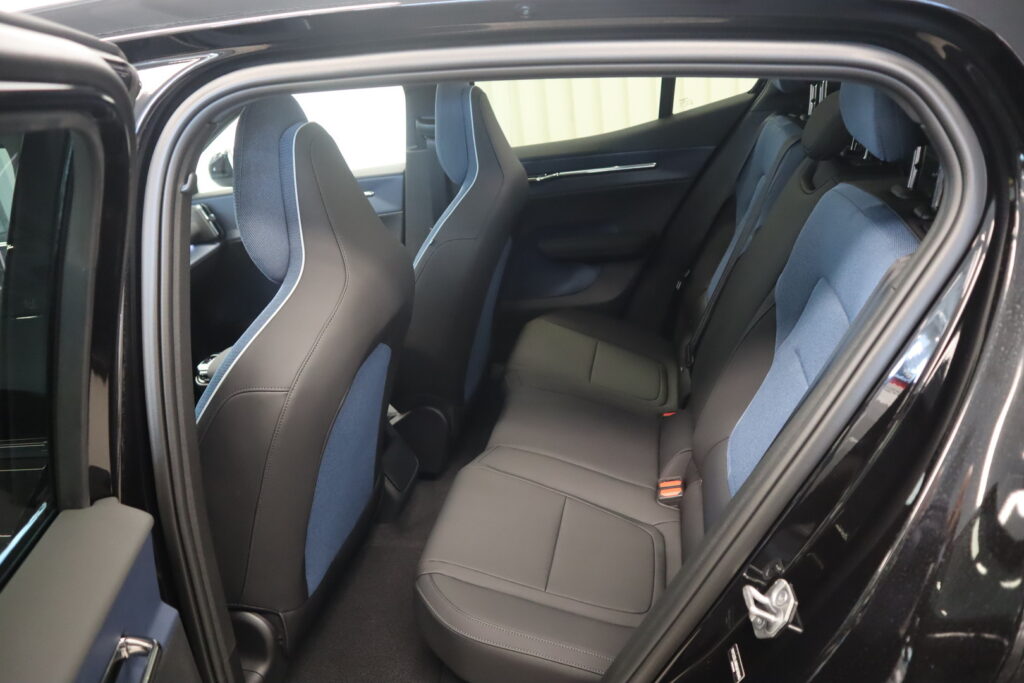 Volvo EX30, image 8