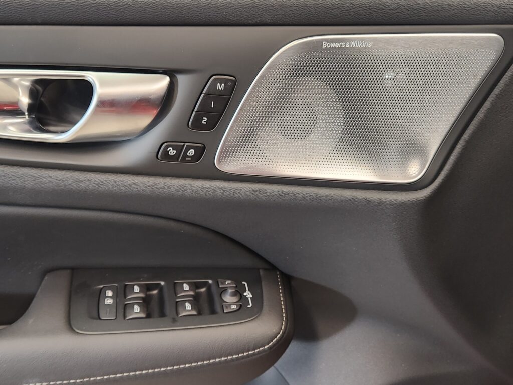 Volvo V60, image 12