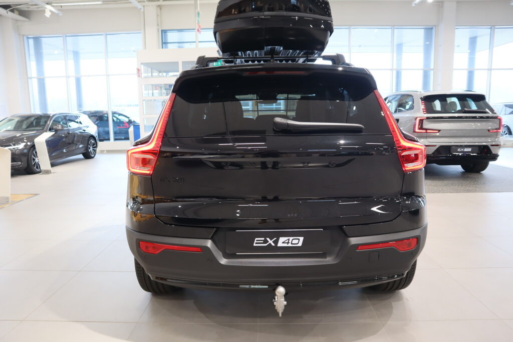 Volvo EX40, image 4
