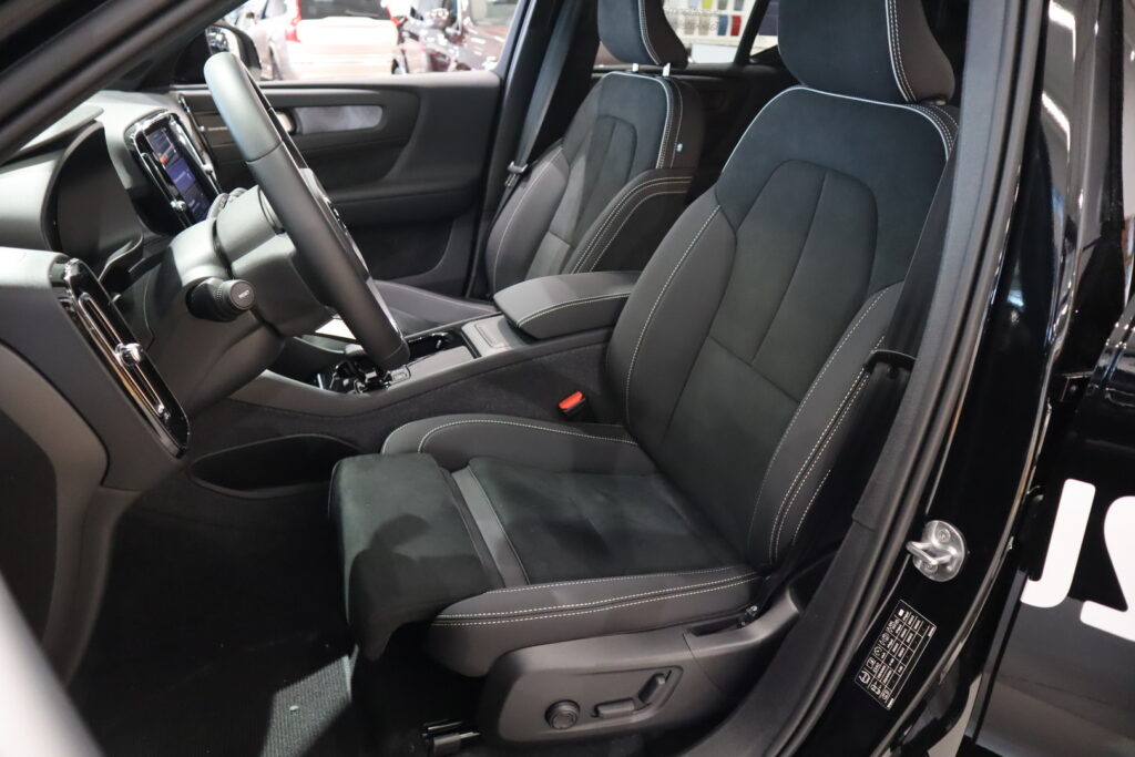 Volvo EX40, image 7