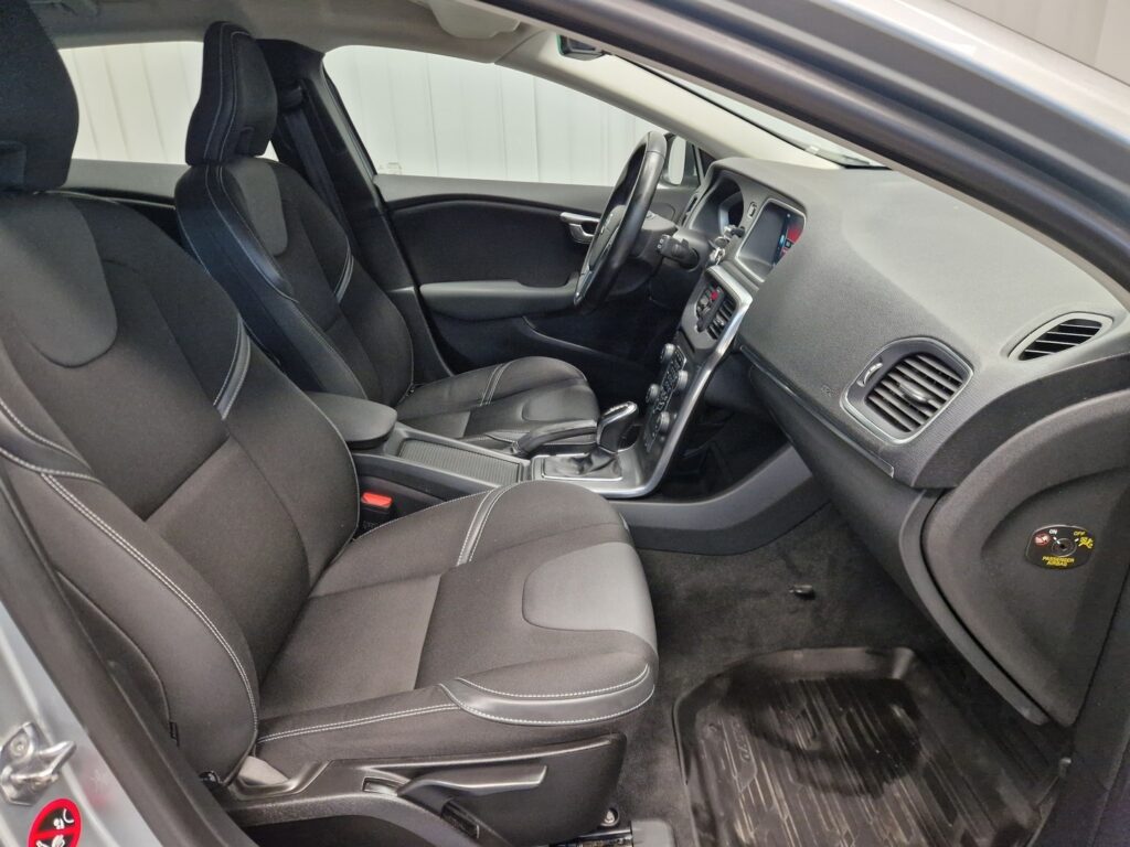 Volvo V40, image 10