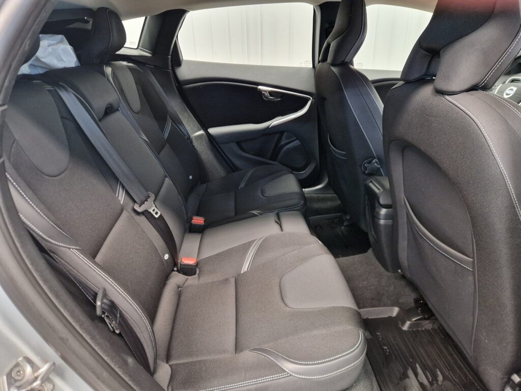 Volvo V40, image 11