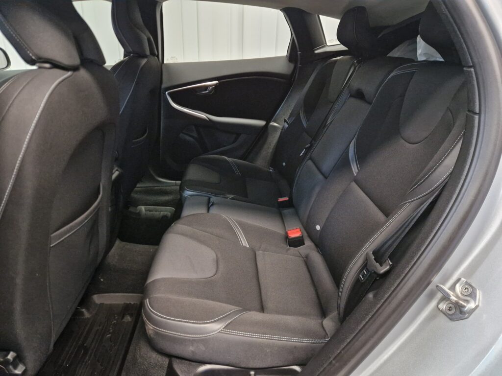 Volvo V40, image 12
