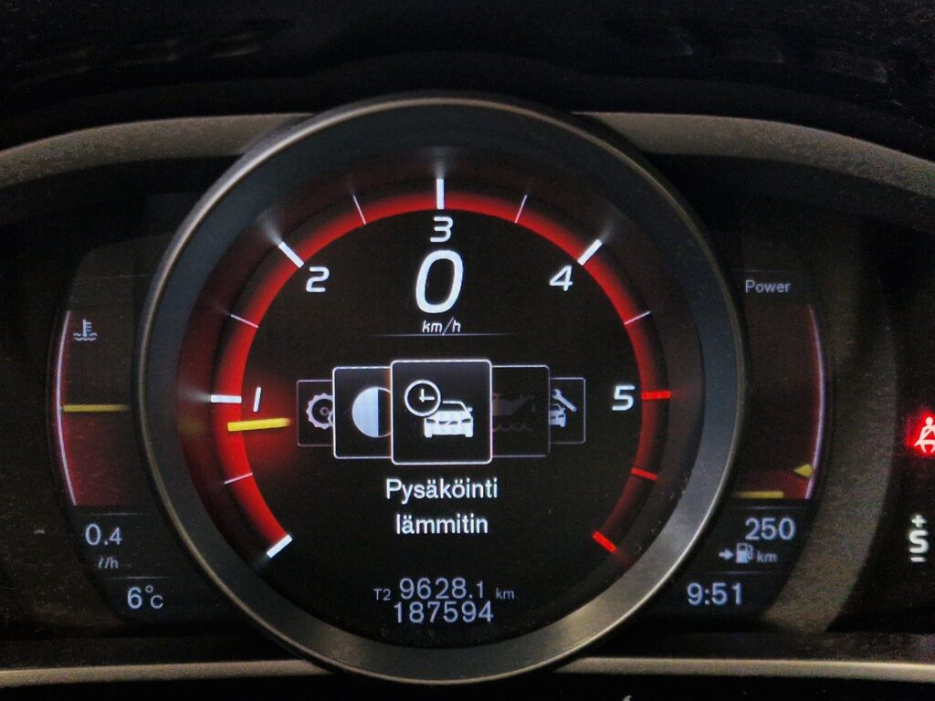 Volvo V40, image 14
