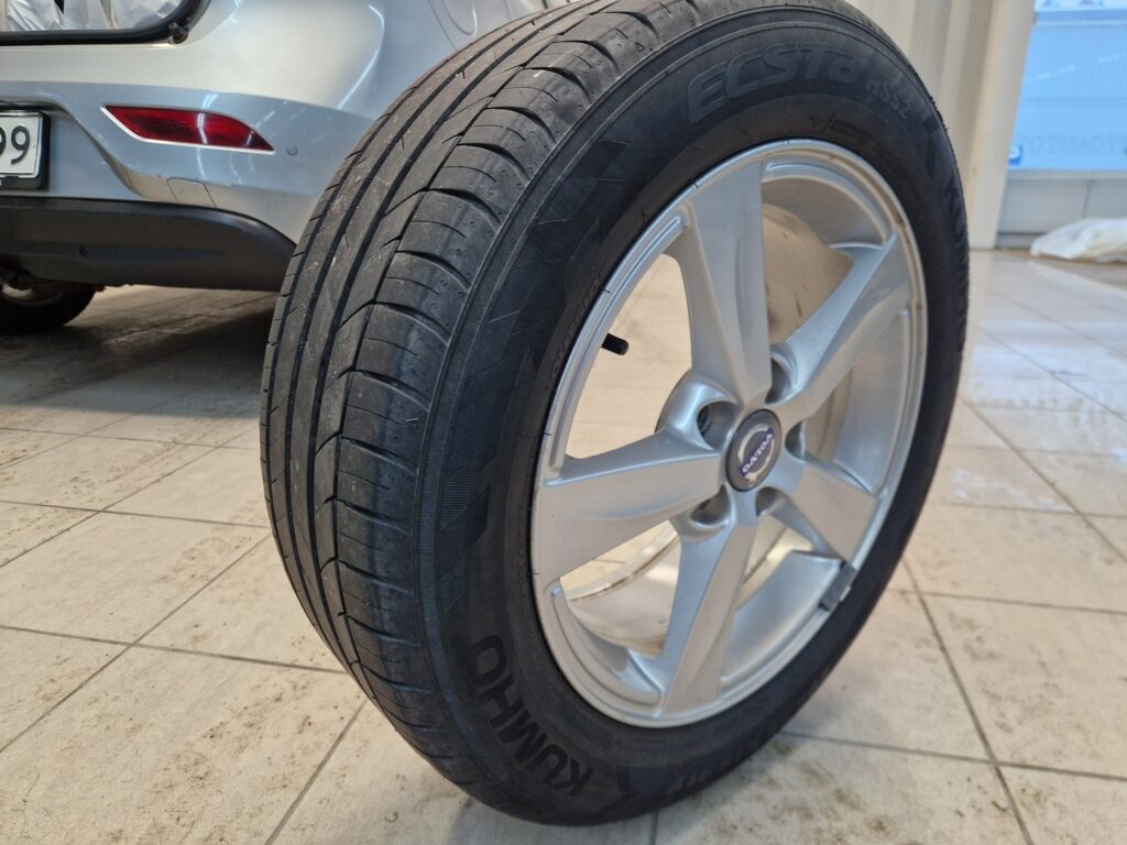 Volvo V40, image 18