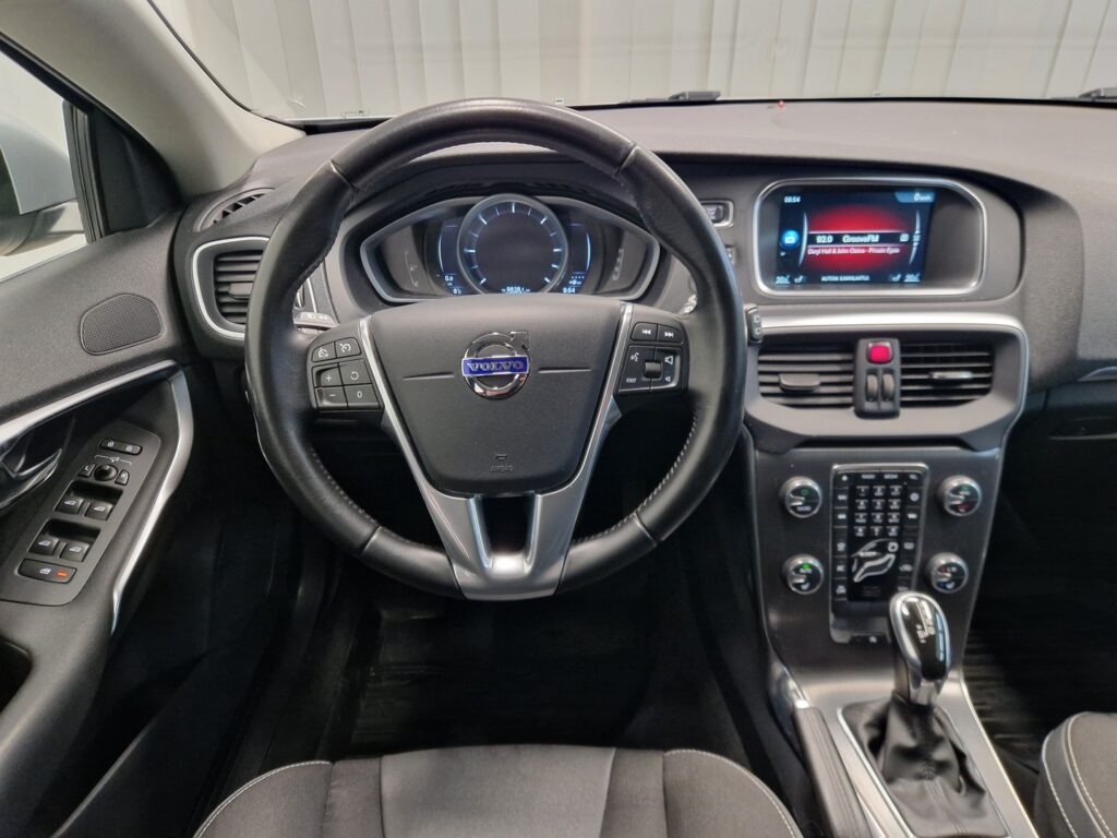 Volvo V40, image 8