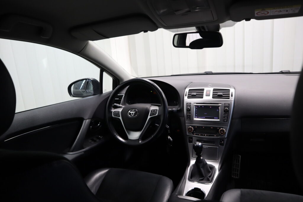 Toyota Avensis, image 11