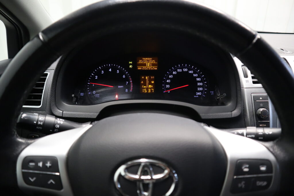 Toyota Avensis, image 6