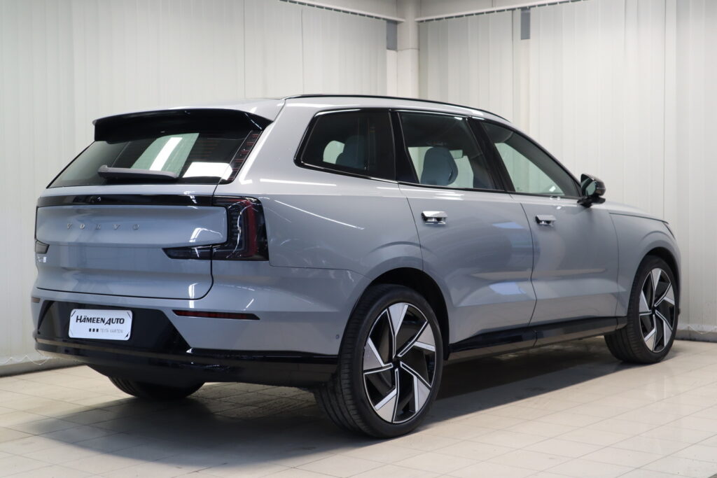 Volvo EX90, image 17